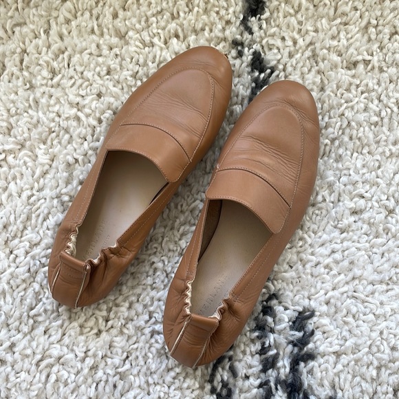 Everlane Shoes - Everlane day loafer in tan size 7.5